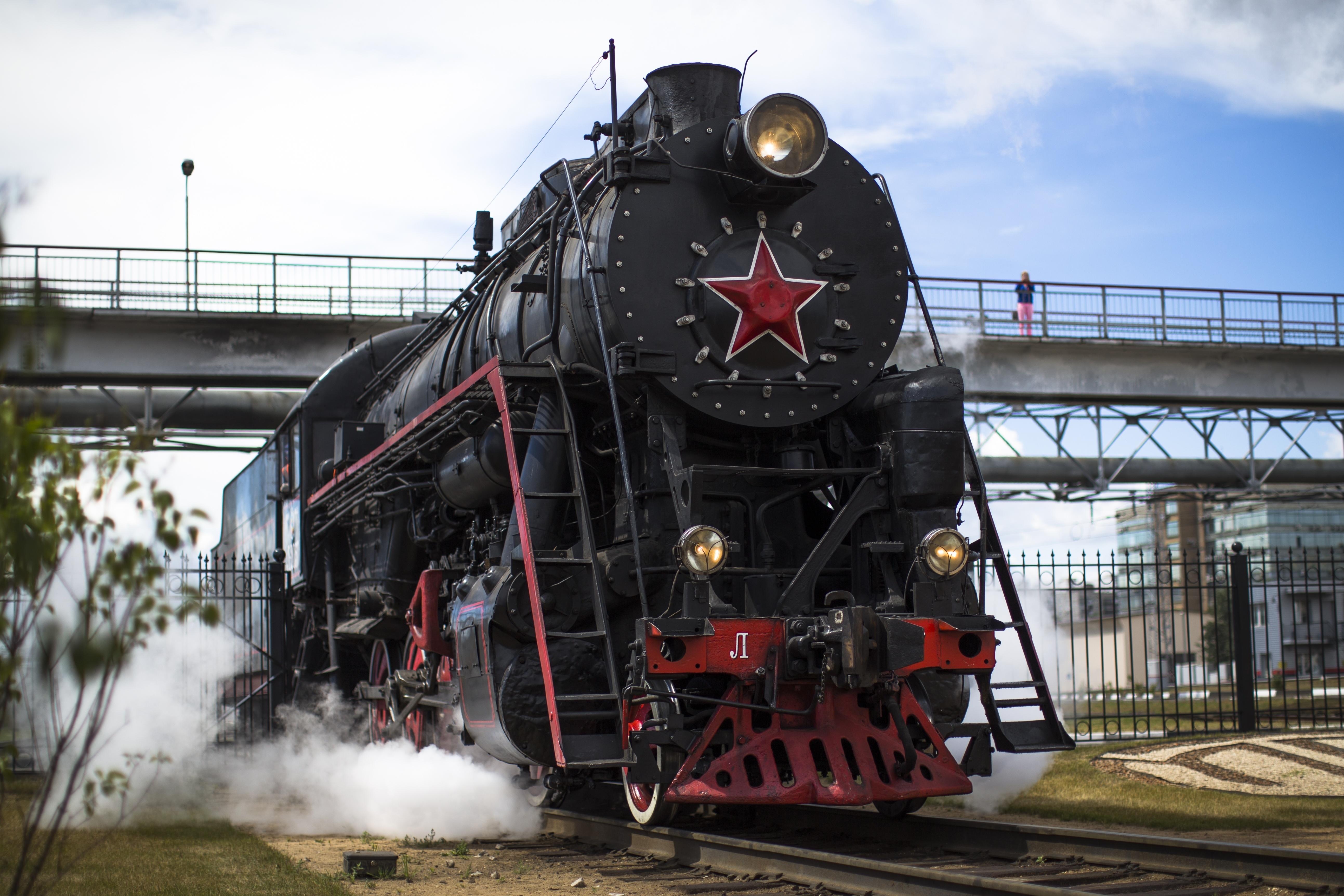 Moscow railway. Паровоз в Мичуринске. Паровоз со звездой. Рогатый паровоз. Паровоз носорог.